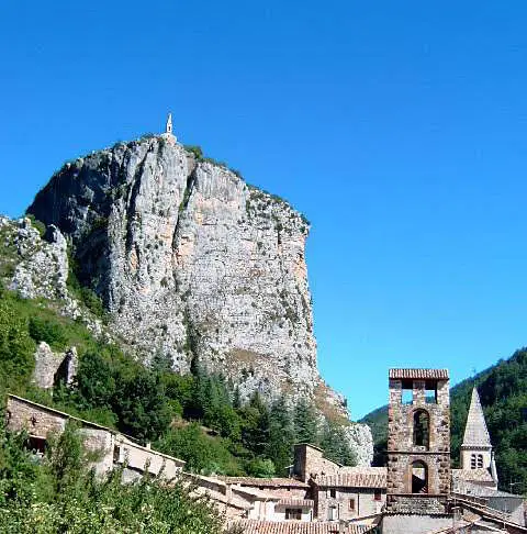 Castellane roc - Que Faire à Castellane : Guide Complet des Activités et Visites