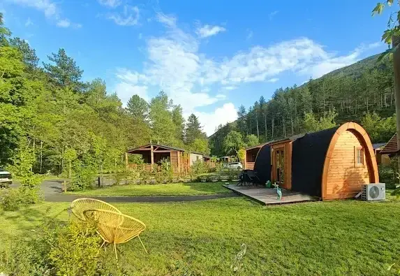 Sistemazione insolita nel cuore della natura al campeggio Castellane