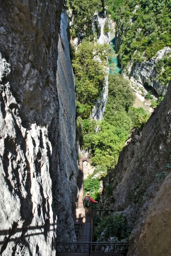 Vue panoramique du Sentier Blanc-Martel dans les Gorges du Verdon